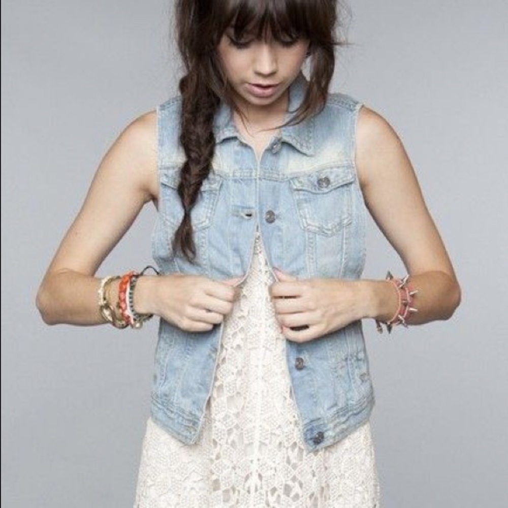 Brandy Melville distressed Sleeveless denim